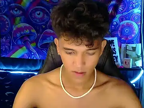 Snapshot of kenbigcockxx chatting on April 21, 2026, 6:47 pm kenbigcockxx online show from April 21, 2026, 6:47 pm