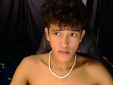 Snapshot of kenbigcockxx chatting on March 25, 2026, 3:28 am kenbigcockxx online show from March 25, 2026, 3:28 am