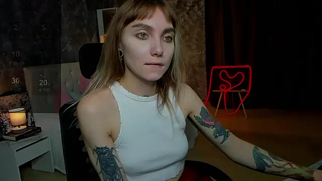 Snapshot of tattoo_art_baby chatting on October 18, 2025, 2:02 am tattoo art baby online show from October 18, 2025, 2:02 am