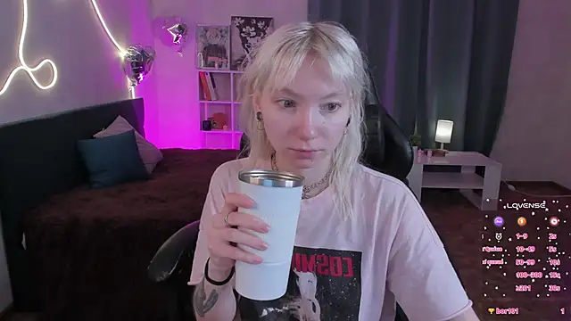 Snapshot of tattoo_art_baby chatting on May 7, 2026, 1:32 am tattoo art baby online show from May 7, 2026, 1:32 am