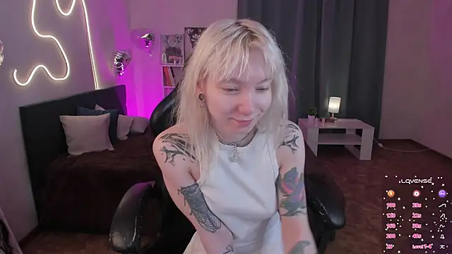 Snapshot of tattoo_art_baby chatting on May 11, 2026, 1:07 am tattoo art baby online show from May 11, 2026, 1:07 am