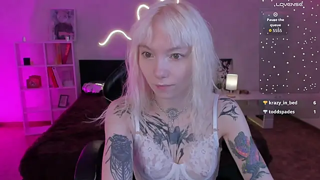 Snapshot of tattoo_art_baby chatting on April 21, 2026, 1:42 am tattoo art baby online show from April 21, 2026, 1:42 am