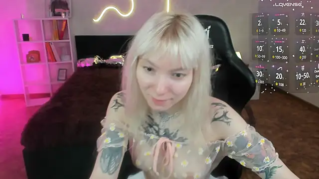 Snapshot of tattoo_art_baby chatting on April 9, 2026, 12:45 am tattoo art baby online show from April 9, 2026, 12:45 am