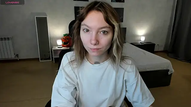 Snapshot of tattoo_art_baby chatting on November 5, 2025, 1:31 am tattoo art baby online show from November 5, 2025, 1:31 am