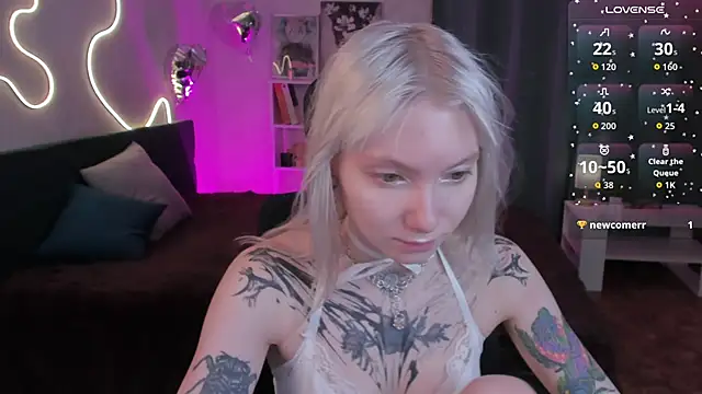 Snapshot of tattoo_art_baby chatting on April 24, 2026, 12:56 am tattoo art baby online show from April 24, 2026, 12:56 am