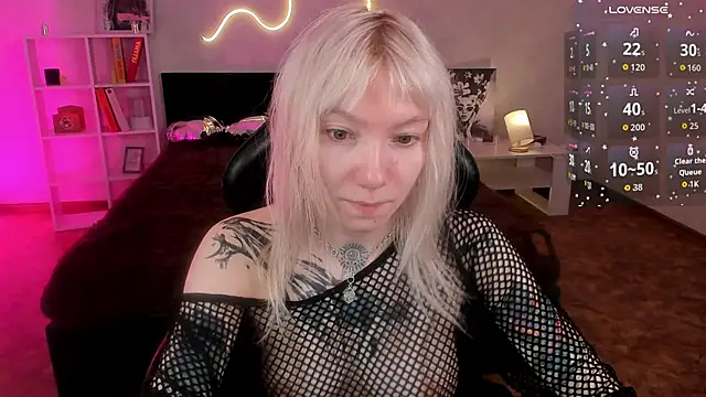 Snapshot of tattoo_art_baby chatting on April 8, 2026, 12:56 am tattoo art baby online show from April 8, 2026, 12:56 am