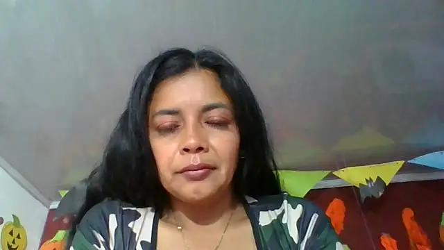 Snapshot of DianaOchoa_ chatting on October 31, 2025, 11:07 am DianaOchoa online show from October 31, 2025, 11:07 am