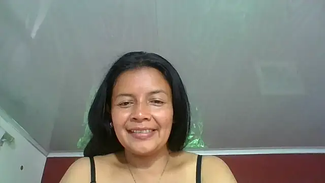 Snapshot of DianaOchoa_ chatting on October 21, 2025, 7:46 pm DianaOchoa online show from October 21, 2025, 7:46 pm