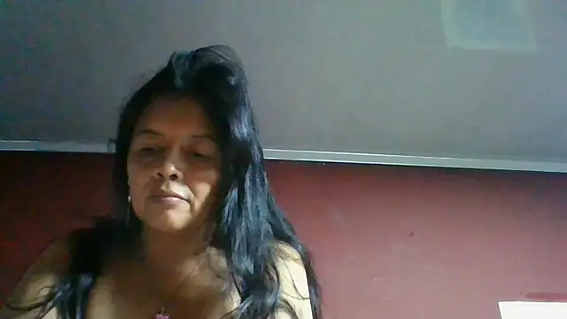 Snapshot of DianaOchoa_ chatting on July 5, 2026, 4:19 am DianaOchoa online show from July 5, 2026, 4:19 am