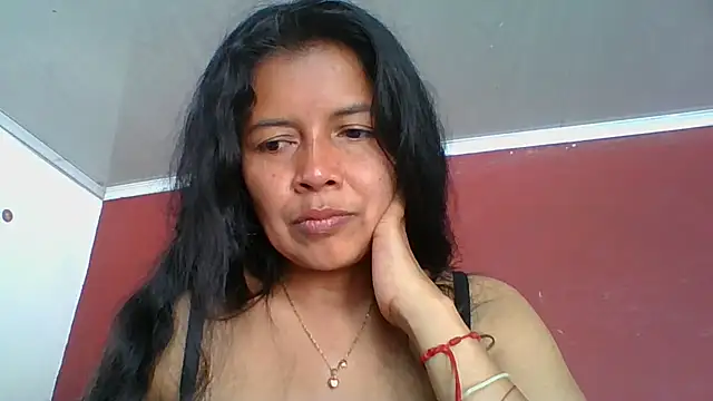 Snapshot of DianaOchoa_ chatting on November 9, 2025, 3:27 pm DianaOchoa online show from November 9, 2025, 3:27 pm