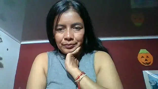 Snapshot of DianaOchoa_ chatting on November 6, 2025, 3:43 am DianaOchoa online show from November 6, 2025, 3:43 am