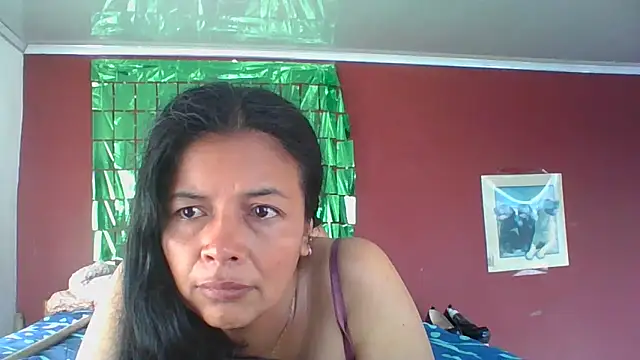 Snapshot of DianaOchoa_ chatting on October 18, 2025, 11:56 am DianaOchoa online show from October 18, 2025, 11:56 am