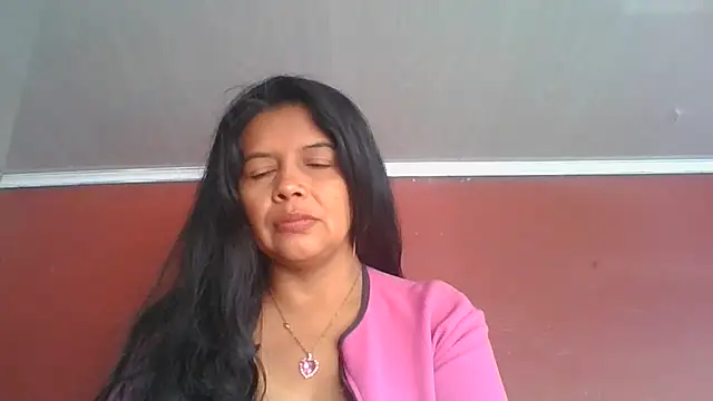 Snapshot of DianaOchoa_ chatting on June 26, 2026, 12:11 pm DianaOchoa online show from June 26, 2026, 12:11 pm