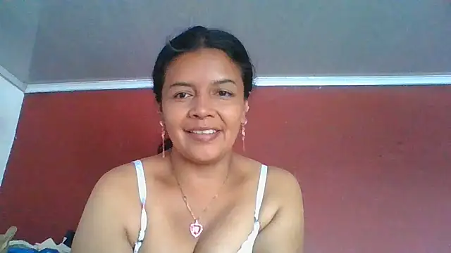 Snapshot of DianaOchoa_ chatting on June 16, 2026, 7:58 pm DianaOchoa online show from June 16, 2026, 7:58 pm
