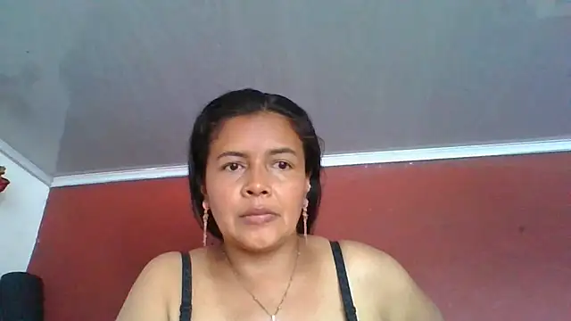 Snapshot of DianaOchoa_ chatting on July 22, 2026, 8:33 pm DianaOchoa online show from July 22, 2026, 8:33 pm