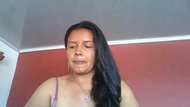 Snapshot of DianaOchoa_ chatting on July 15, 2026, 8:49 pm DianaOchoa online show from July 15, 2026, 8:49 pm