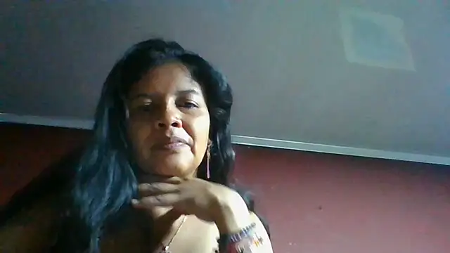 Snapshot of DianaOchoa_ chatting on July 5, 2026, 3:55 am DianaOchoa online show from July 5, 2026, 3:55 am