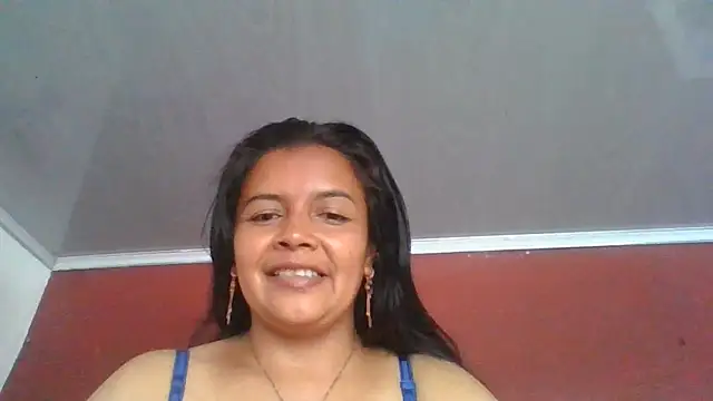 Snapshot of DianaOchoa_ chatting on July 17, 2026, 8:39 pm DianaOchoa online show from July 17, 2026, 8:39 pm