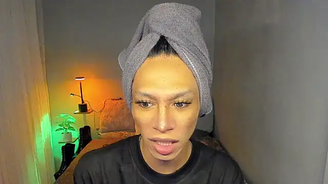 Snapshot of anitacruise chatting on October 17, 2025, 9:16 pm anitacruise online show from October 17, 2025, 9:16 pm