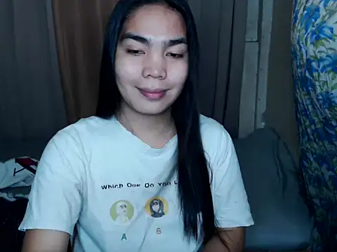 Snapshot of Simple_Martina chatting on December 3, 2025, 1:28 am Simple Martina online show from December 3, 2025, 1:28 am