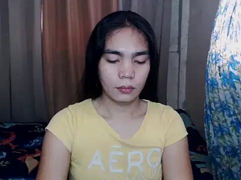 Snapshot of Simple_Martina chatting on October 24, 2025, 1:59 am Simple Martina online show from October 24, 2025, 1:59 am