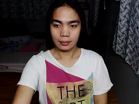 Snapshot of Simple_Martina chatting on May 15, 2026, 11:52 am Simple Martina online show from May 15, 2026, 11:52 am