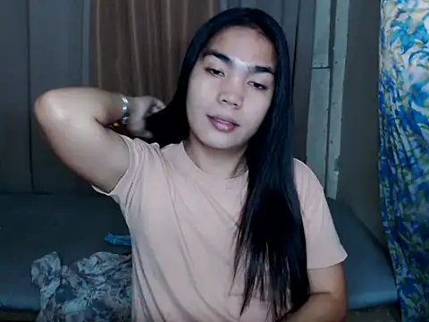 Snapshot of Simple_Martina chatting on December 17, 2025, 1:43 am Simple Martina online show from December 17, 2025, 1:43 am