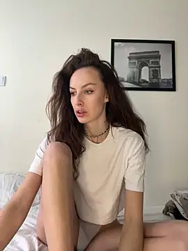 goodgirldevil online show from February 2, 2026, 1:21 pm