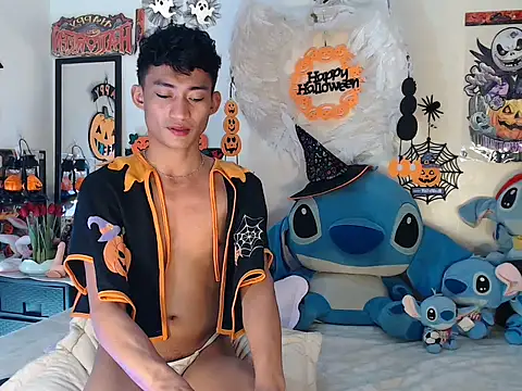 Snapshot of good_boy_in_bed chatting on November 4, 2025, 10:02 pm good boy in bed online show from November 4, 2025, 10:02 pm