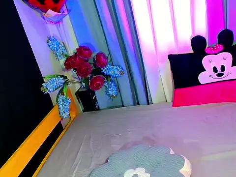 baby kiraxx online show from April 25, 2026, 12:13 am