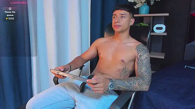 jaze bradley online show from October 28, 2025, 11:42 am