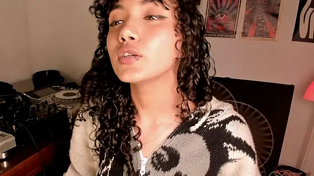 Snapshot of Nati____ chatting on February 12, 2026, 4:56 am Nati online show from February 12, 2026, 4:56 am