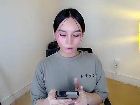 holly tabby online show from January 16, 2026, 10:58 pm