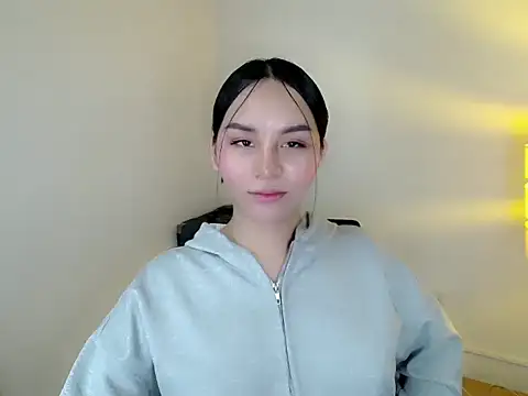 Snapshot of holly_tabby chatting on May 24, 2026, 7:58 pm holly tabby online show from May 24, 2026, 7:58 pm