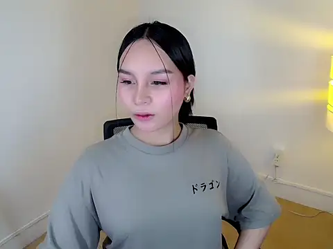 holly tabby online show from January 9, 2026, 8:49 pm