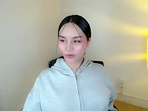 Snapshot of holly_tabby chatting on May 22, 2026, 9:13 pm holly tabby online show from May 22, 2026, 9:13 pm