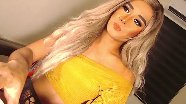 Snapshot of SissifyMeNow chatting on October 9, 2025, 5:13 pm SissifyMeNow online show from October 9, 2025, 5:13 pm