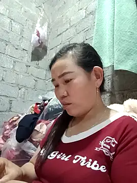 jienrrr online show from October 10, 2025, 1:12 pm