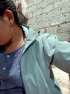 jienrrr online show from October 26, 2025, 1:55 pm