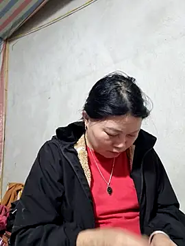 Snapshot of yoowwmr chatting on November 21, 2025, 12:04 pm yoowwmr online show from November 21, 2025, 12:04 pm