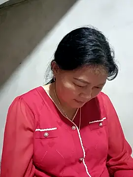 Snapshot of yoowwmr chatting on November 11, 2025, 12:00 pm yoowwmr online show from November 11, 2025, 12:00 pm