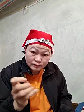 Snapshot of yoowwmr chatting on November 29, 2025, 12:33 am yoowwmr online show from November 29, 2025, 12:33 am