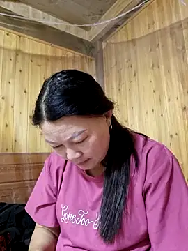 Snapshot of yoowwmr chatting on October 25, 2025, 1:05 am yoowwmr online show from October 25, 2025, 1:05 am