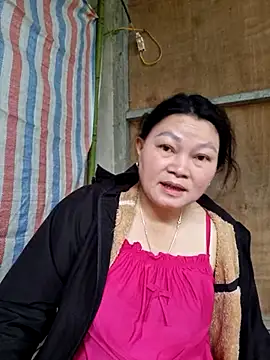 Snapshot of yoowwmr chatting on October 31, 2025, 2:30 am yoowwmr online show from October 31, 2025, 2:30 am