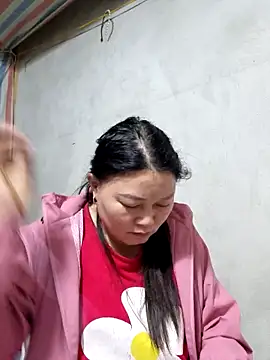 Snapshot of yoowwmr chatting on December 5, 2025, 2:04 pm yoowwmr online show from December 5, 2025, 2:04 pm