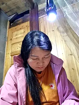 Snapshot of yoowwmr chatting on October 29, 2025, 1:54 pm yoowwmr online show from October 29, 2025, 1:54 pm