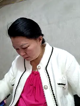 Snapshot of yoowwmr chatting on November 24, 2025, 1:49 am yoowwmr online show from November 24, 2025, 1:49 am