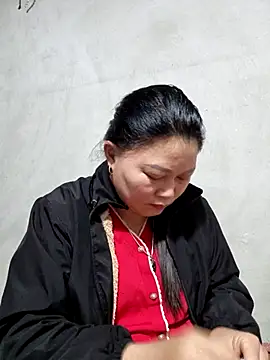 Snapshot of yoowwmr chatting on November 25, 2025, 2:50 pm yoowwmr online show from November 25, 2025, 2:50 pm