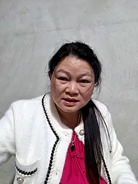 Snapshot of yoowwmr chatting on November 23, 2025, 12:59 pm yoowwmr online show from November 23, 2025, 12:59 pm