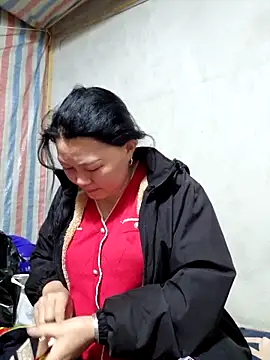 yoowwmr online show from February 8, 2026, 1:47 am